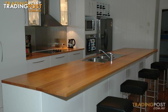 Bench Tops Tasmanian Oak Laminated - photo 2 of 2