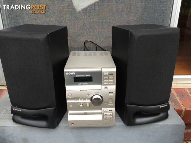 SONY MICRO HIFI COMPNONET SYSTEM CMT-CP11 WITH PIONEER SPEAKERS