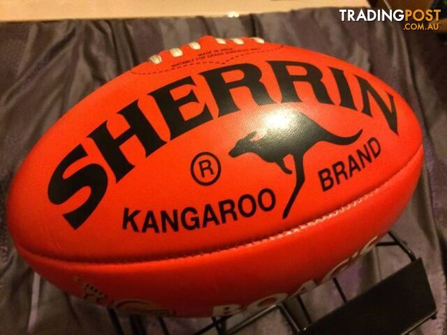 COLLECTABLE SHERRIN BOAGS DRAUGHT FOOTBALL. FULLSIZE FOOTY