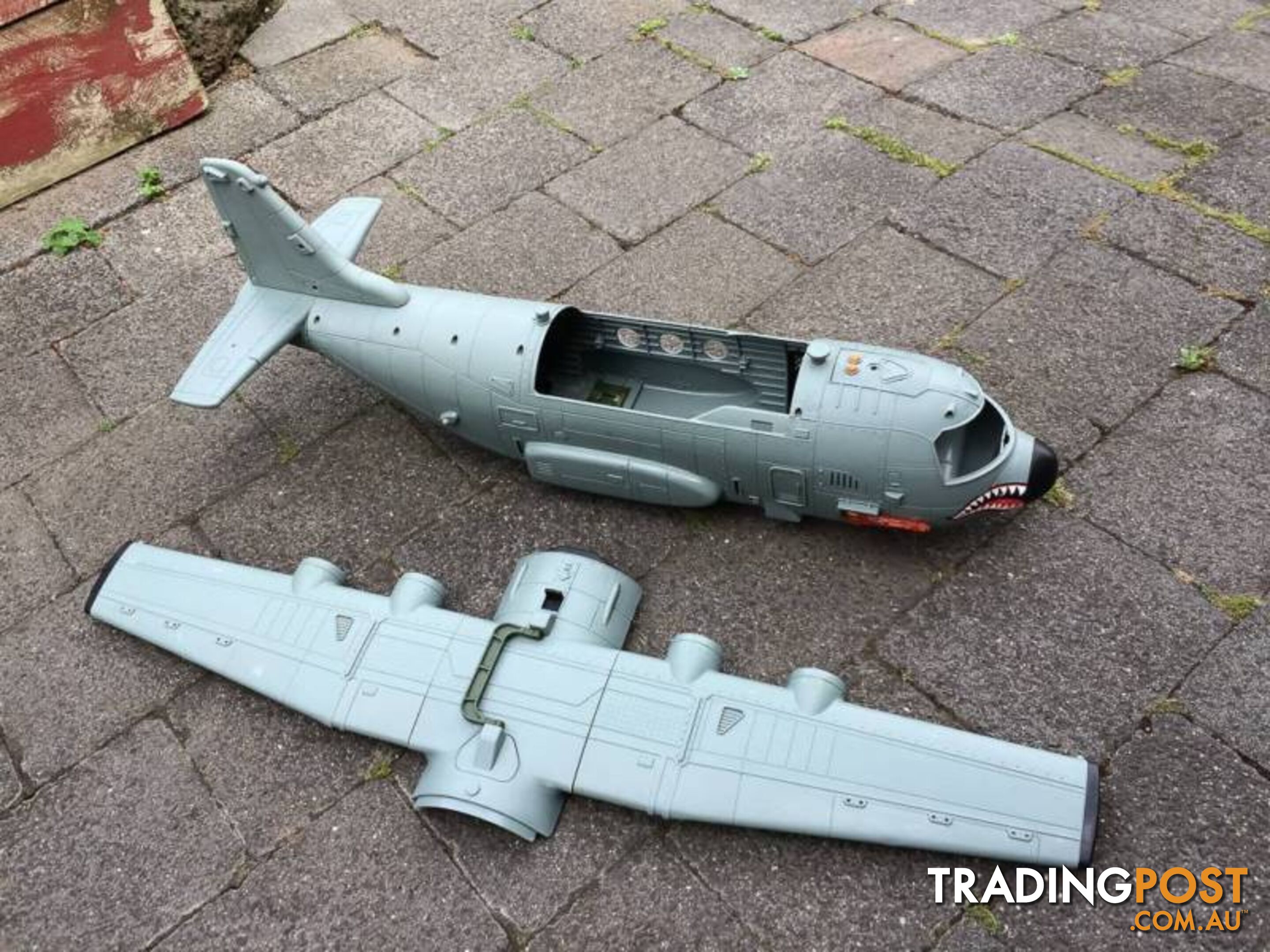 MASSIVE TOY MILITARY PLANE WITH DETACHABLE WINGS