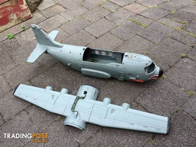 MASSIVE TOY MILITARY PLANE WITH DETACHABLE WINGS