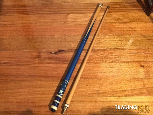 PRO SNOOKER CUE IN GOOD CONDITION