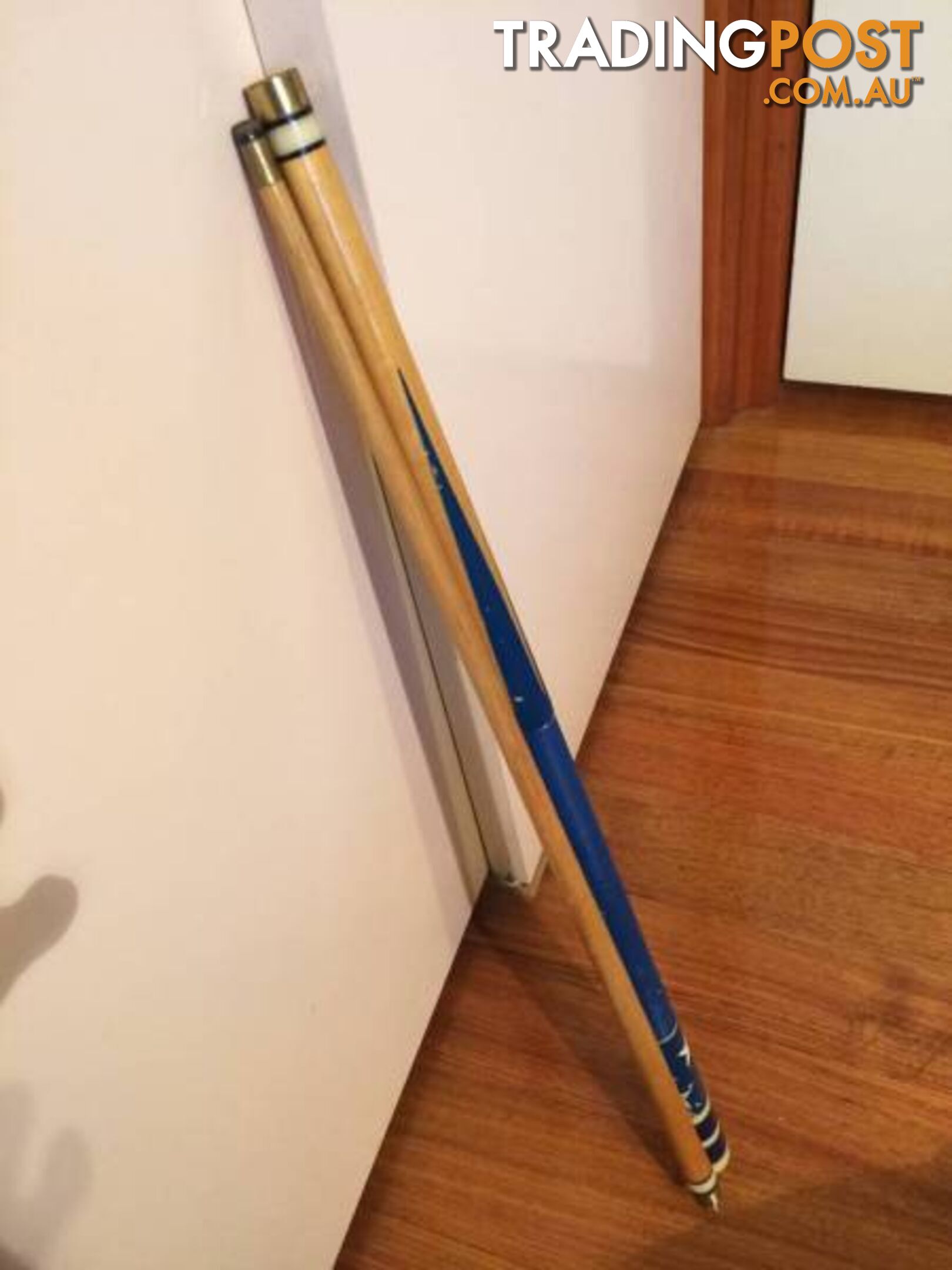 PRO SNOOKER CUE IN GOOD CONDITION