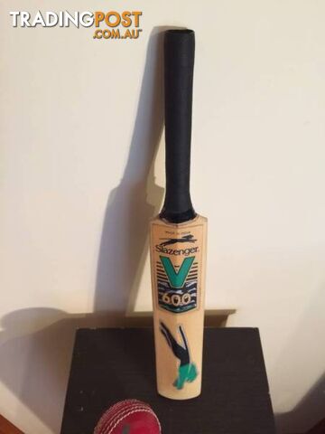 MINIATURE Slazenger V600 CRICKET BAT USED BY Jacques Kallis