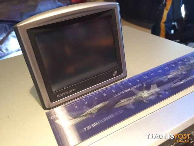 TOMTOM IN CAR GPS IN WORKING CONDITION COMES WITH USB CABLE - photo 4 of 4