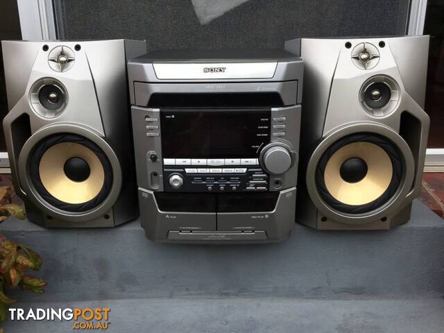 SONY MHC-DX3 MINI HI-FI SYSTEM WITH SONY 100 WATT 3 WAY SPEAKERS