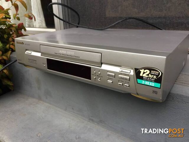 PANASONIC NV-SJ200 VHS PLAYER IN WORKING CONDITION