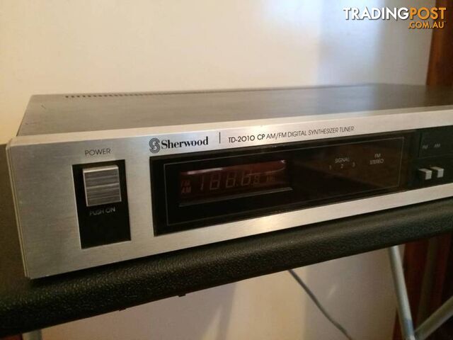 VINTAGE SHERWOOD TD-2010 CP AM FM Digital Synthesizer Tuner