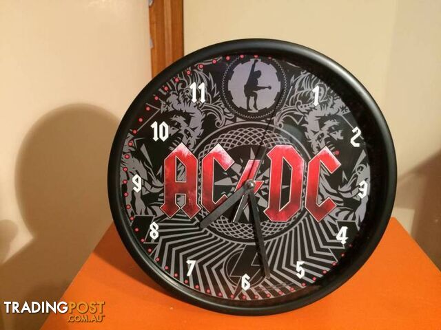 AC/DC COLLECTABLE WALL CLOCK - photo 4 of 5