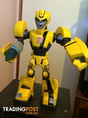 TRANSFORMERS TALKING BUMBLE BEE WITH LIGHTS - photo 2 of 6