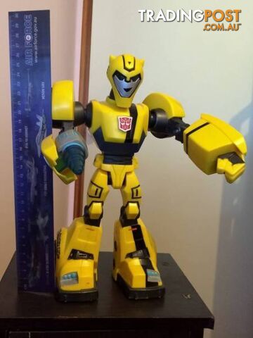 TRANSFORMERS TALKING BUMBLE BEE WITH LIGHTS - photo 3 of 6