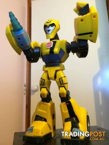 TRANSFORMERS TALKING BUMBLE BEE WITH LIGHTS