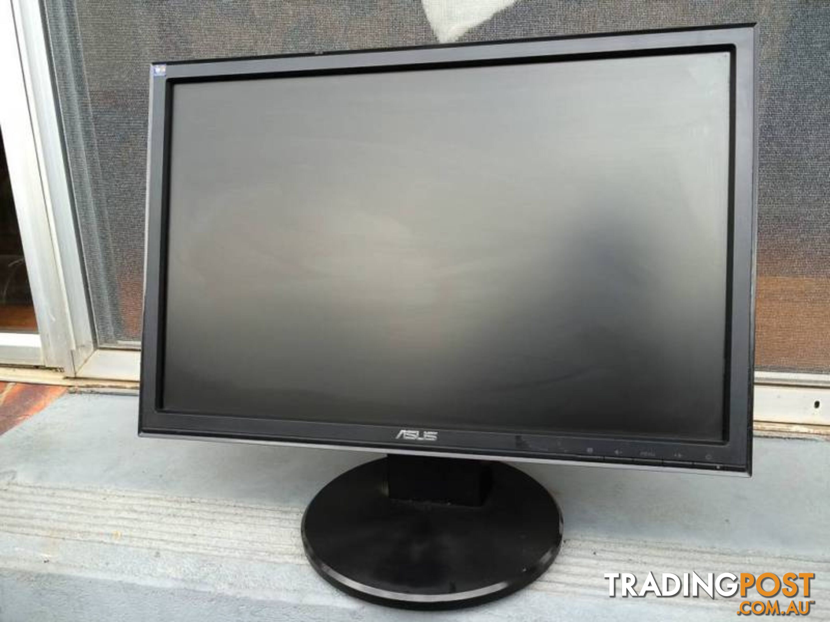 ASUS 19 INCH LCD COMPUTER MONITOR IN WORKING CONDITION