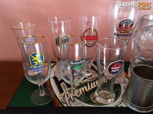 COLLECTABLE BEER GLASS COLLECTION & 2 BEER MATS