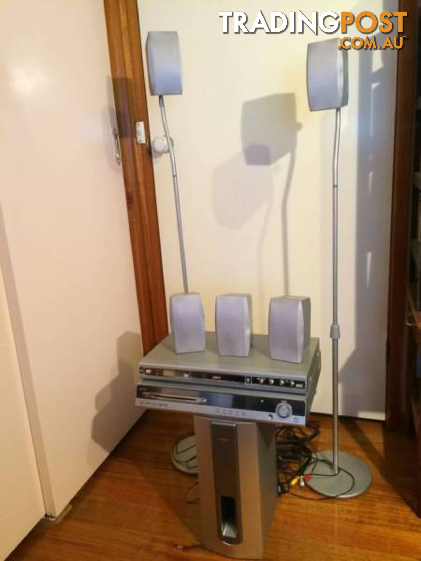 SANYO 5.1 SURROUND SOUND SYSTEM WITH 2 SPEAKER STANDS INCLUDED
