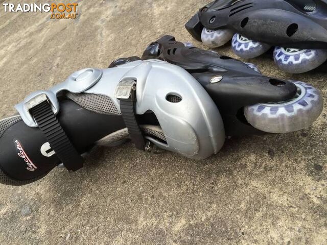 SIZE LARGE ROLLERBLADES IN GOOD CONDITION