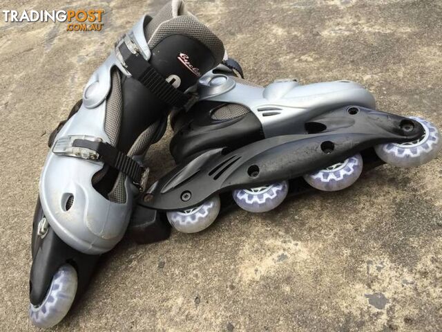 SIZE LARGE ROLLERBLADES IN GOOD CONDITION