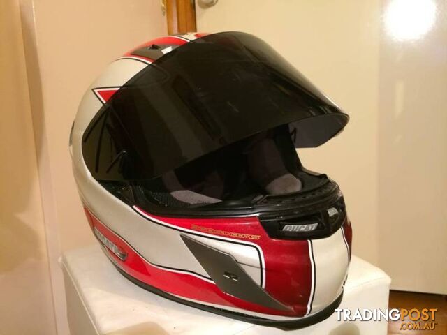 RJAYS SIZE M Motorcycle Helmet in mint condition