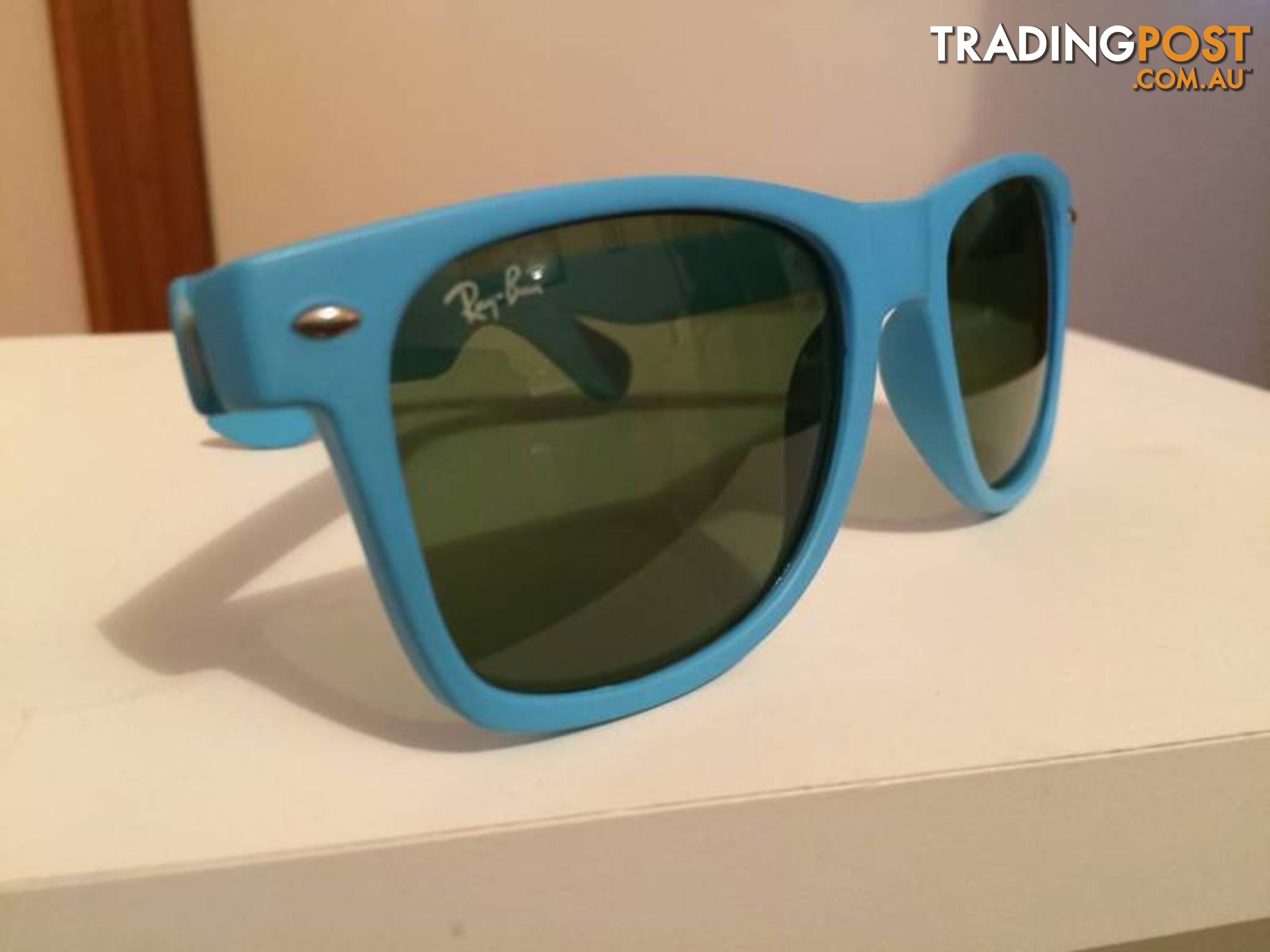 3 x UNISEX SUNGLASSES FOR $75 2X RAY BANS 1 X DIESEL