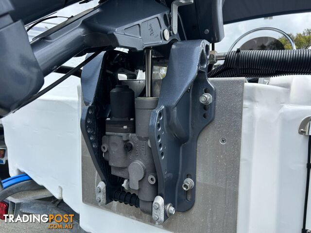 POLYCRAFT 450 DRIFTER CENTRE CONSOLE WITH YAMAHA 60HP FOURSTROKE FOR SALE - photo 5 of 16
