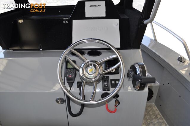 7000 YELLOWFIN CENTRE CABIN  200 HP PACK 3