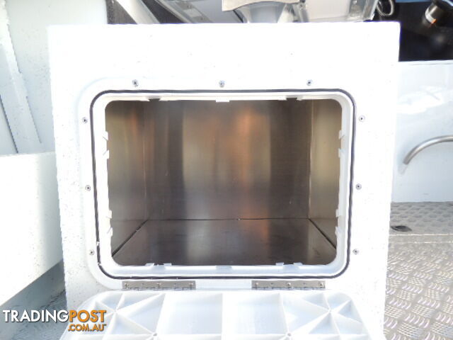 7000 Yellowfin Centre/Rear Console 200HP PACK 1