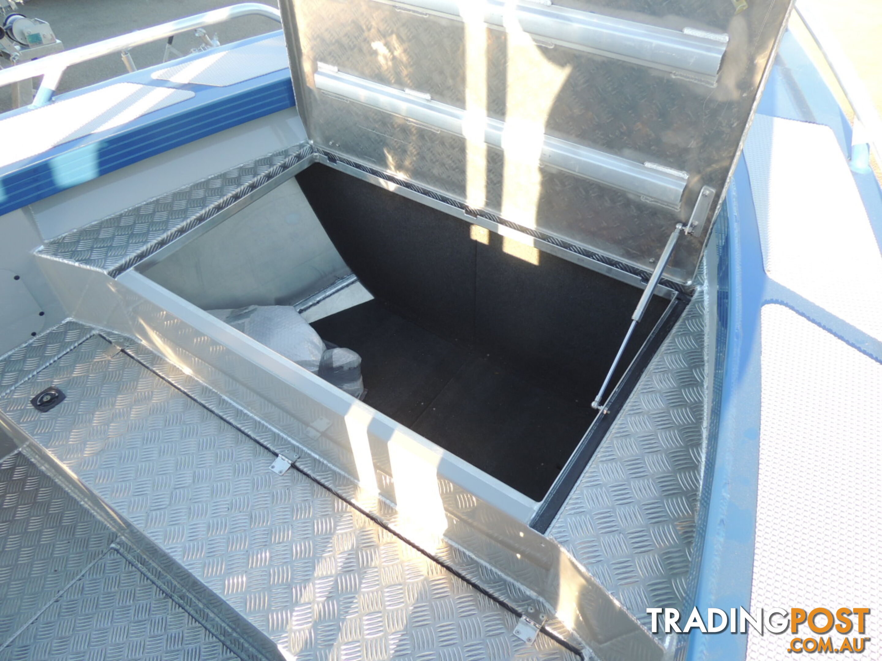 7000 Yellowfin Centre/Rear Console 200HP PACK 1