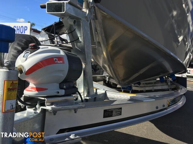 7600 YELLOWFIN  CENTRE CABIN 225HP PACK 1