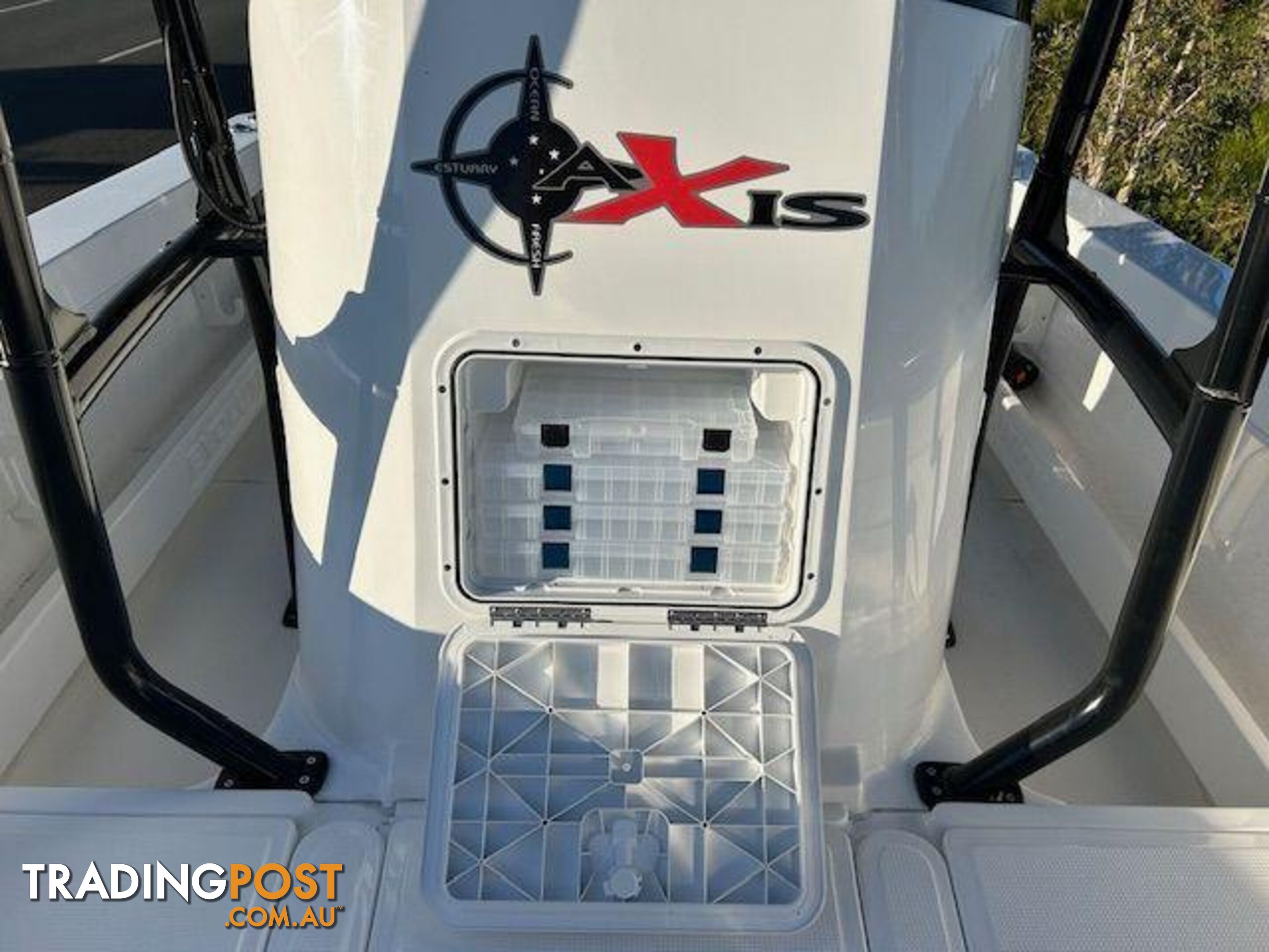 INSTOCK 2024 EVOLUTION 552 AXIS CENTRE CONSOLE WITH YAMAHA 150HP FOURSTROKE FOR SALE