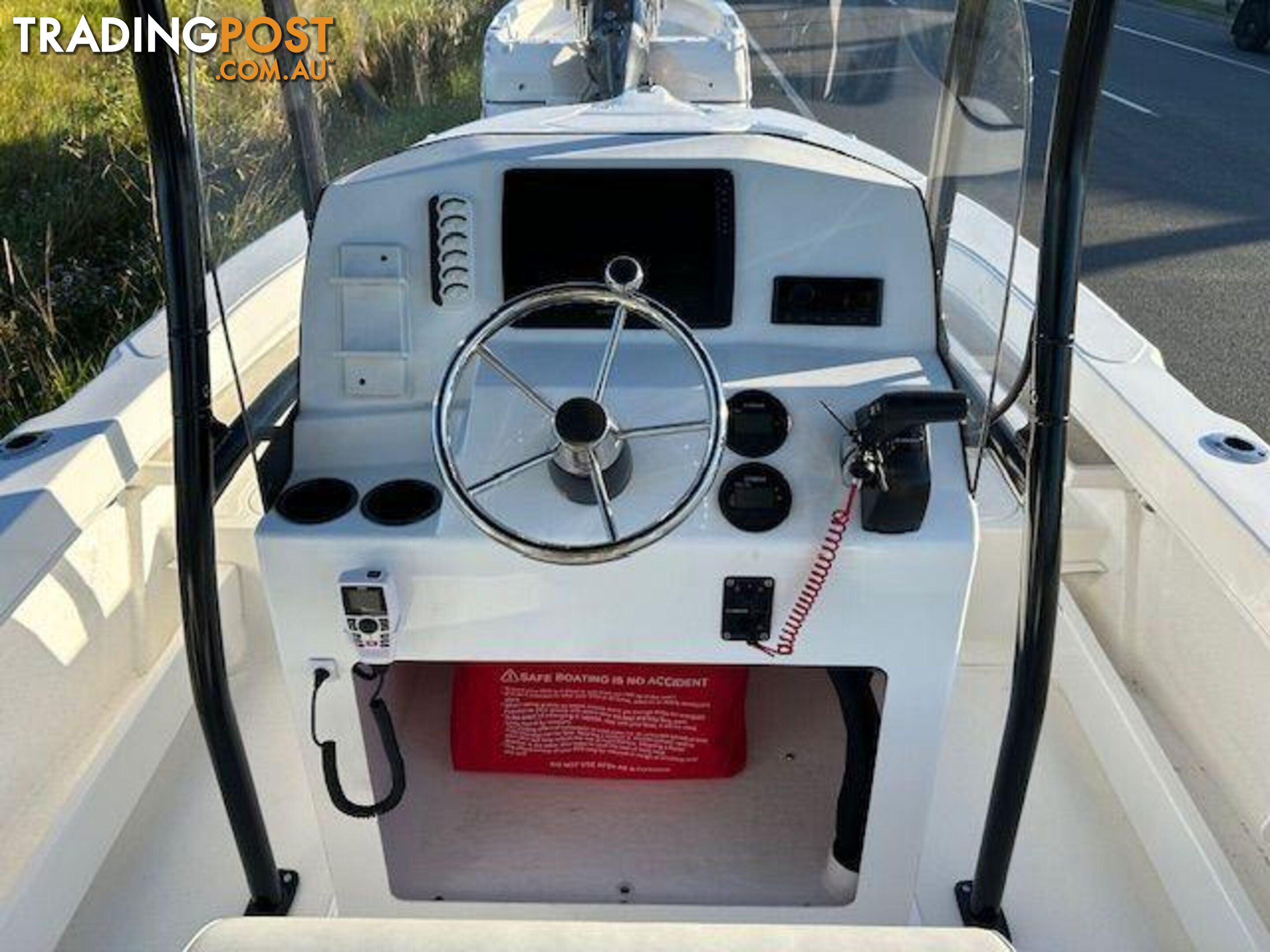 INSTOCK 2024 EVOLUTION 552 AXIS CENTRE CONSOLE WITH YAMAHA 150HP FOURSTROKE FOR SALE