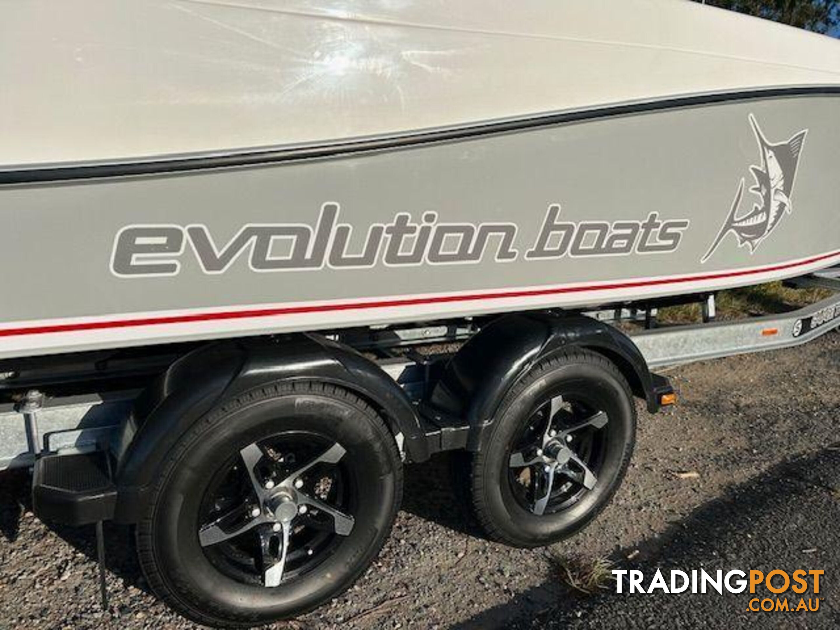 INSTOCK 2024 EVOLUTION 552 AXIS CENTRE CONSOLE WITH YAMAHA 150HP FOURSTROKE FOR SALE