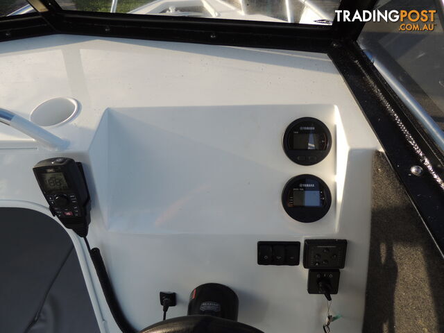 6500 YELLOWFIN Centre Cabin 150HP PACK 2