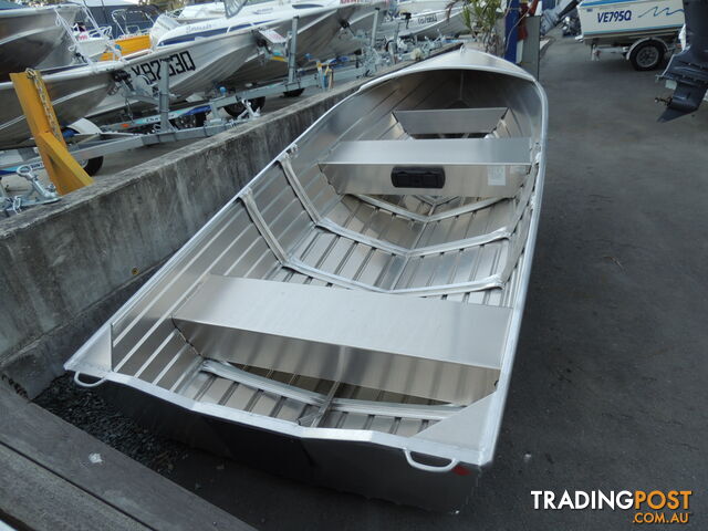 QUINTREX 400 DART HULL ONLY