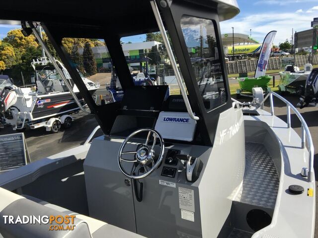 7600 YELLOWFIN  CENTRE CABIN 250 HP PACK 4