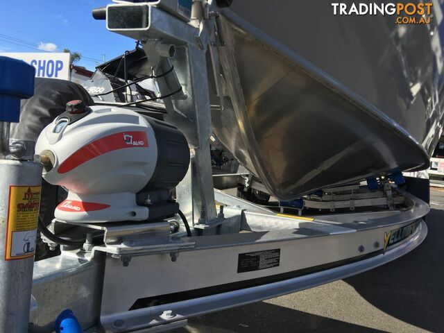 7600 YELLOWFIN  CENTRE CABIN 225HP PACK 2