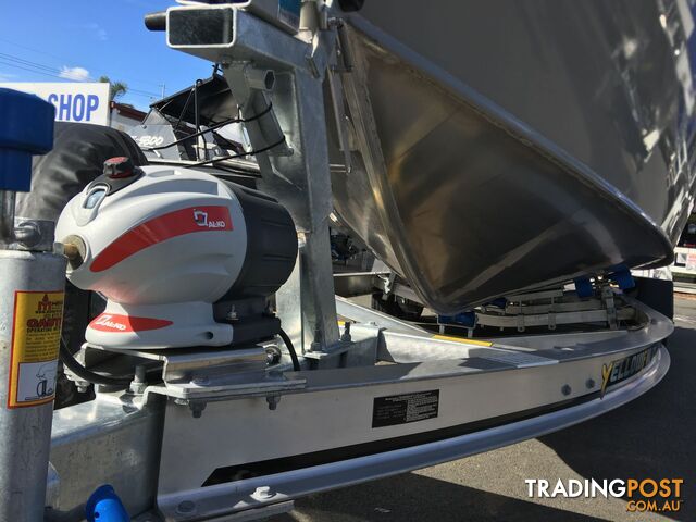 7600 Yellowfin Centre/Rear Console 250HP PACK 3