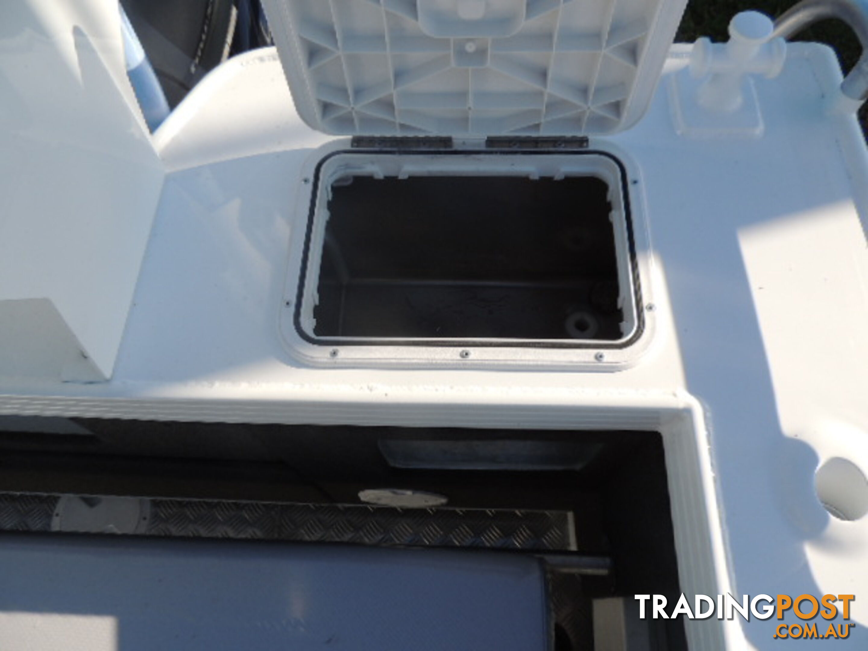 7000 Yellowfin Centre/Rear Console 200HP PACK 2