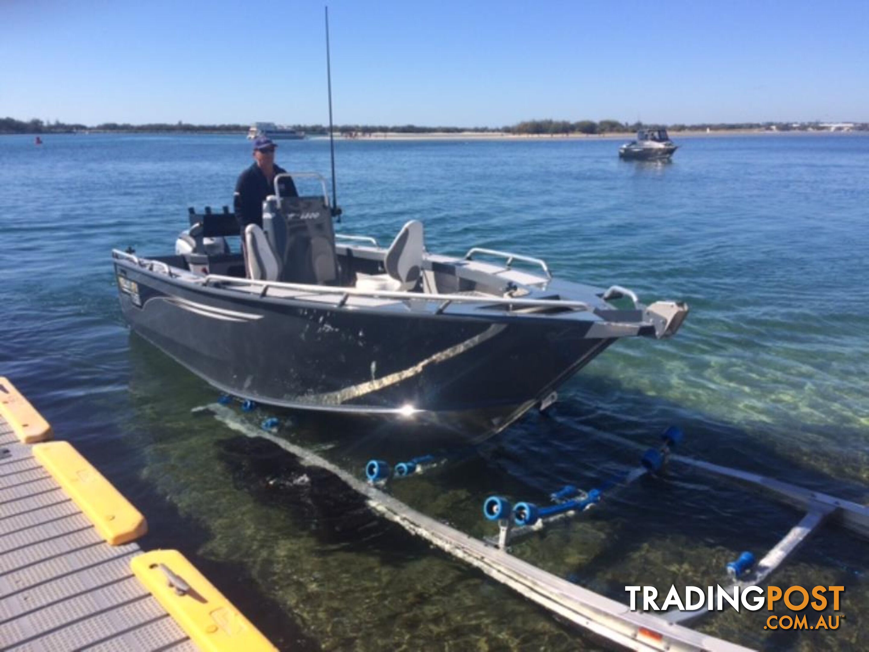 6200 YELLOWFIN Centre/Rear Console 150 HP PACK 2