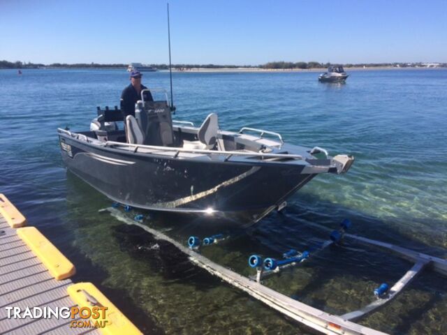 6200 YELLOWFIN Centre/Rear Console 150 HP PACK 2