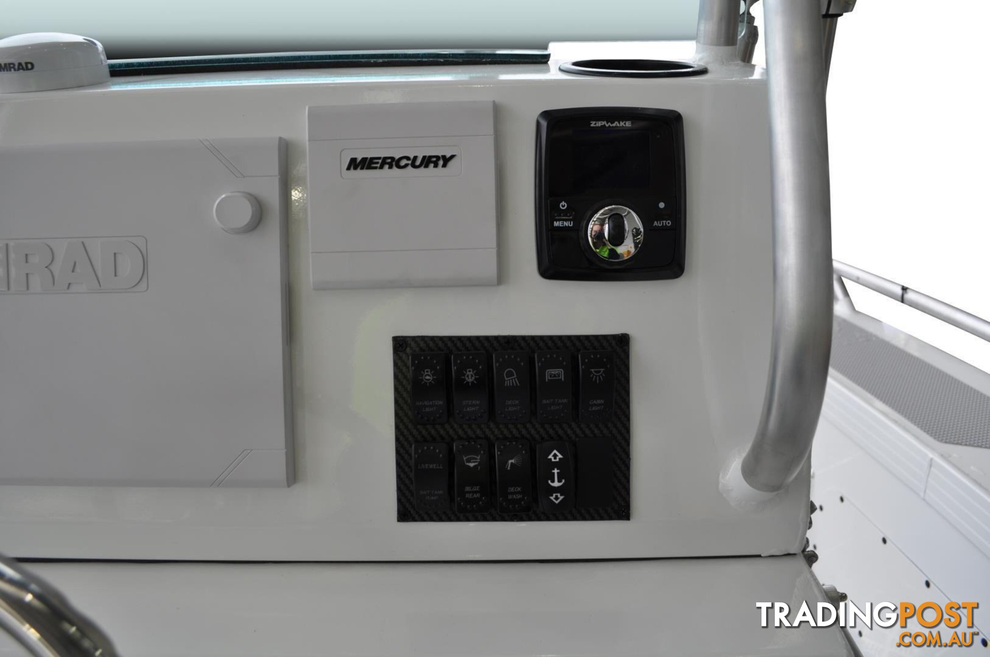 6200 YELLOWFIN Centre/Rear Console 150 HP PACK 2