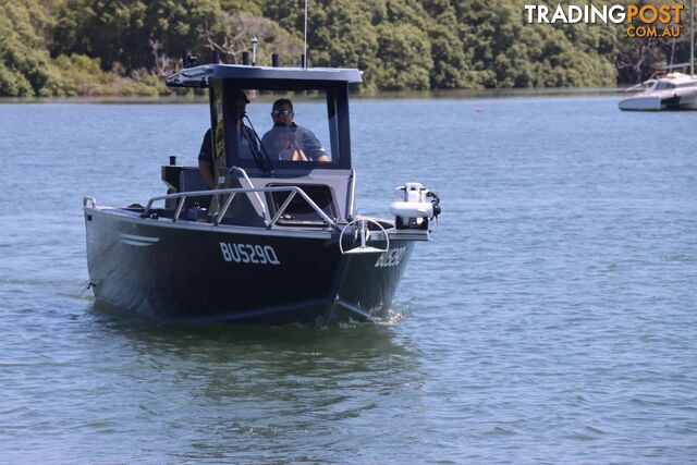 Yellowfin 6500 Centre Cabin + Yamaha F200hp 4-Stroke - PLATINUM PACK FOR SALE - photo 2 of 19