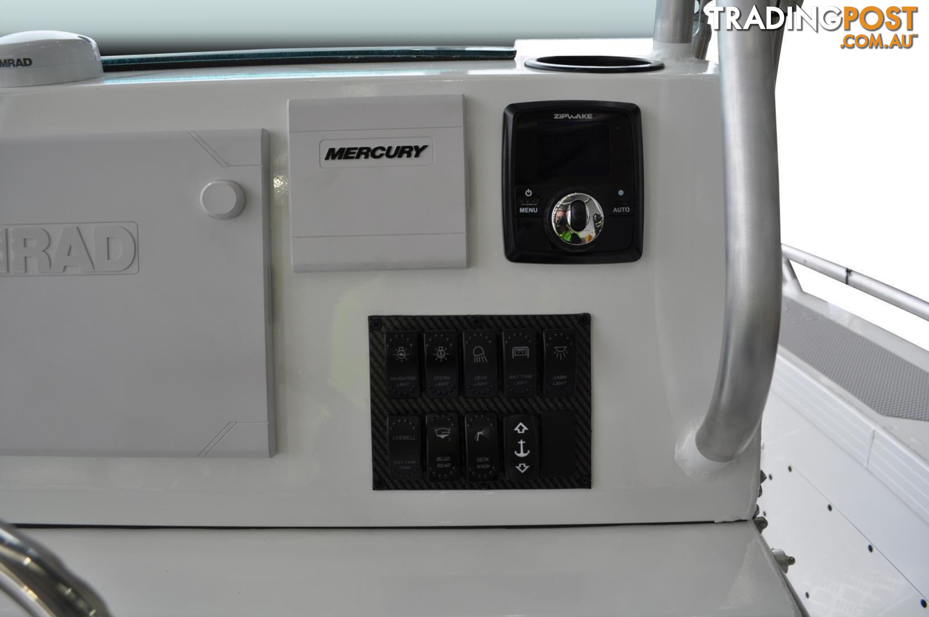 6200 YELLOWFIN Centre/Rear Console 150 HP PACK 1