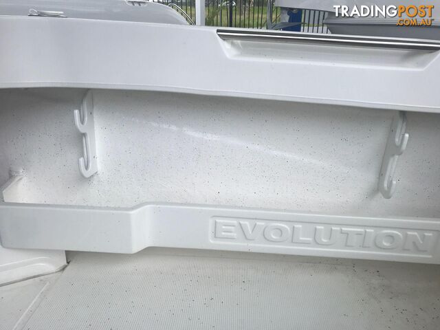 NEW 2024 EVOLUTION 552 PLATINUM FITTED WITH A YAMAHA HELM MASTER XA F150 FOURSTROKE