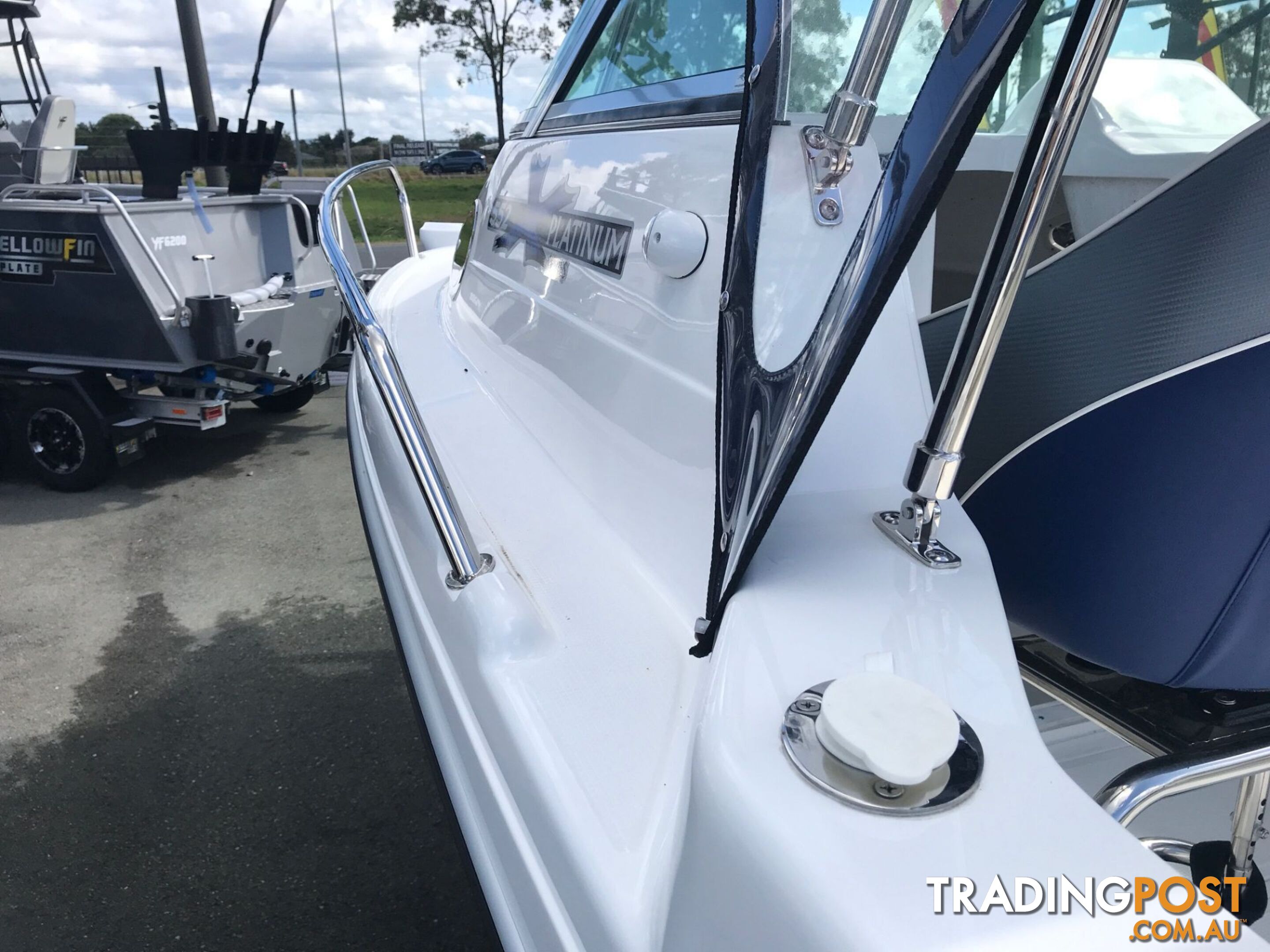 NEW 2024 EVOLUTION 552 PLATINUM FITTED WITH A YAMAHA HELM MASTER XA F150 FOURSTROKE