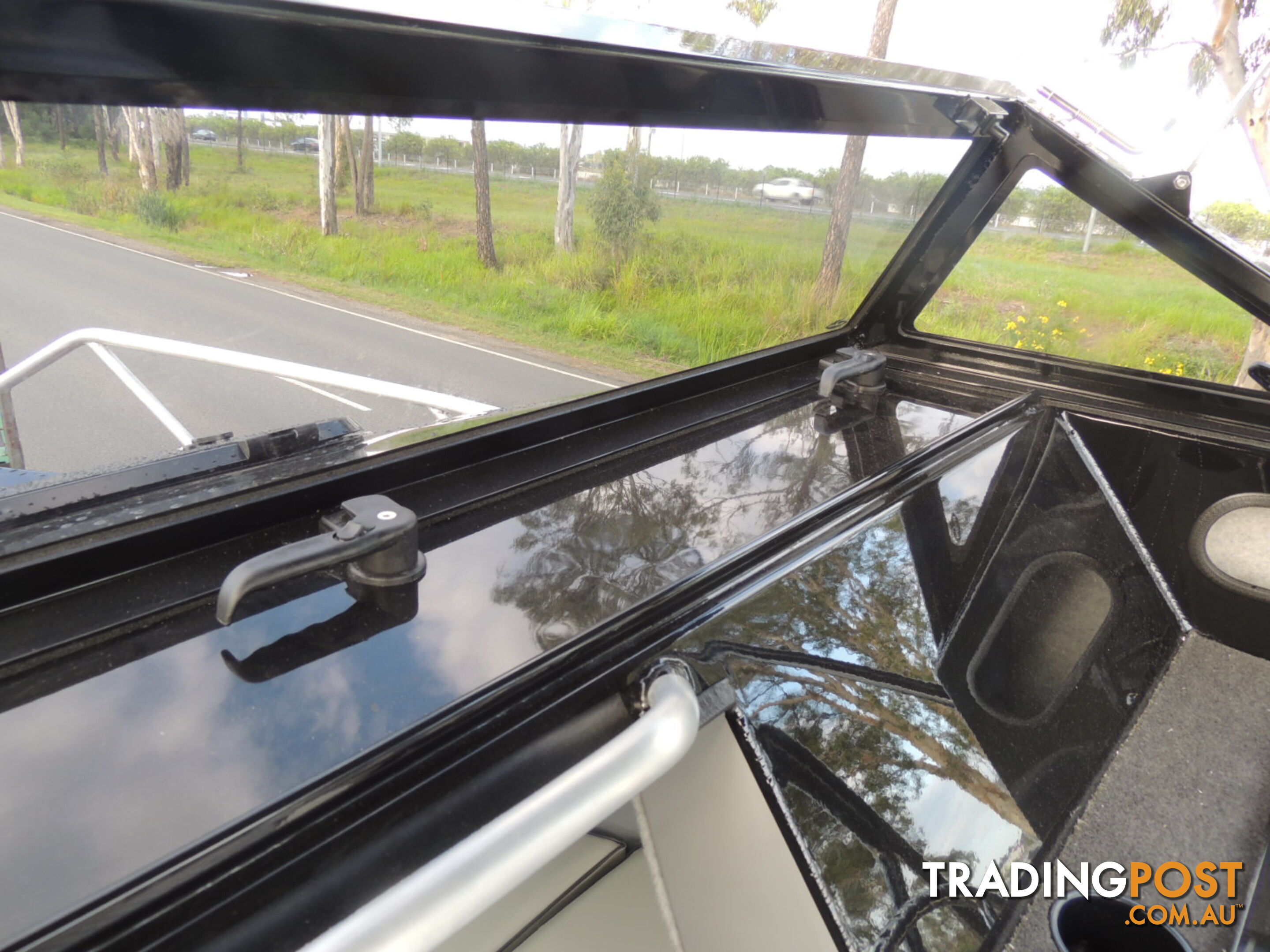 6500 YELLOWFIN Folding Hard Top Cabin  150 HP PACK 2