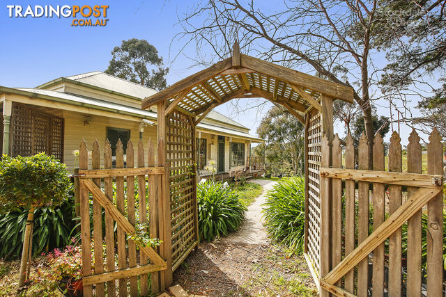 Glenbrae 205 Victoria Road GRUYERE VIC 3770