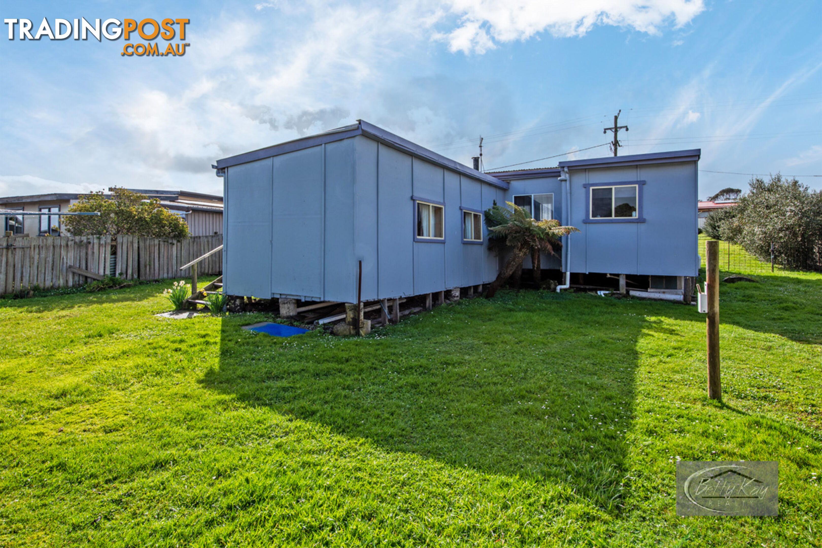 8 Dunn Street CRAYFISH CREEK TAS 7321