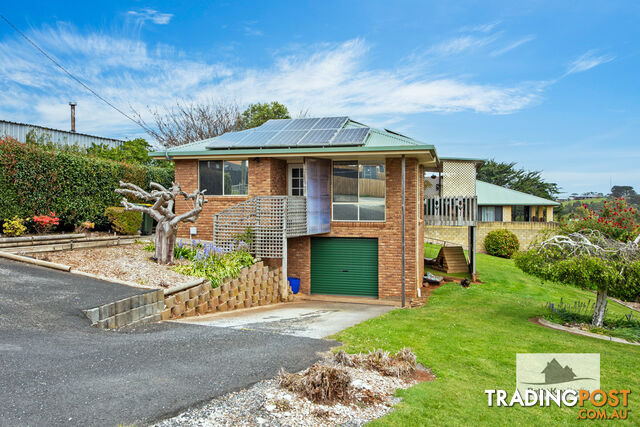 9 Upper Gibson Street SMITHTON TAS 7330