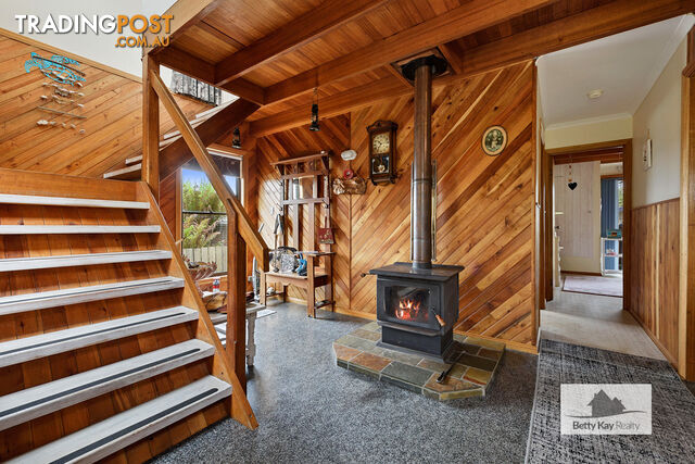 1 Shoobridge Street CRAYFISH CREEK TAS 7321