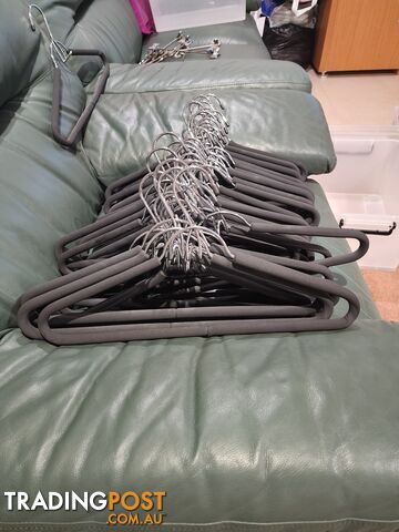 Store quality clothes hangers